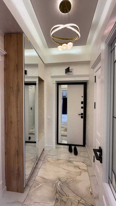 СамГаси худудида жойлашган 3 хонали квартира студия сотилади