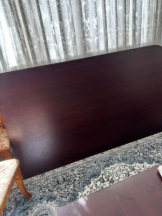 Стол со стульями