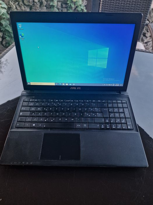 Laptop Asus Hard SSD 250 4Gb RAM, Celeron 1.8 Ghzz
