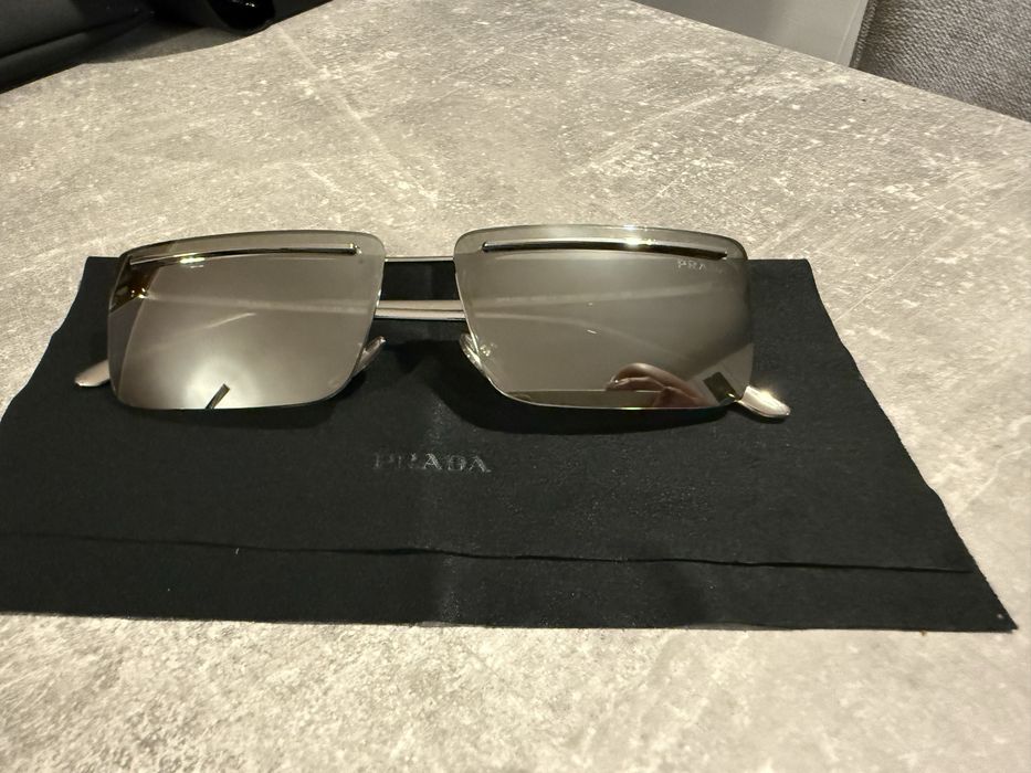 Слънчеви очила “Prada”