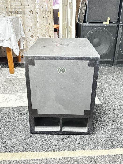 Bass wharfedale pro titan 15 sub