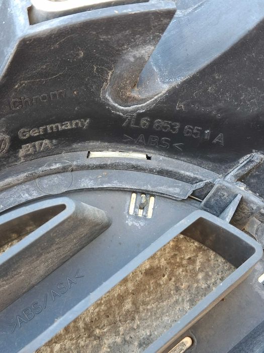 Декоративна решетка с емблема 7L6 853 651 A за VW TOUAREG