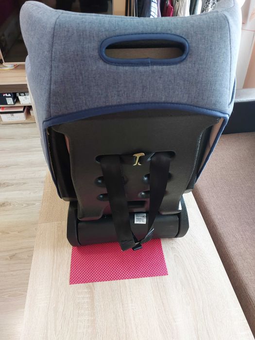 Детско столче за кола Chipolino + подарък кенгуру