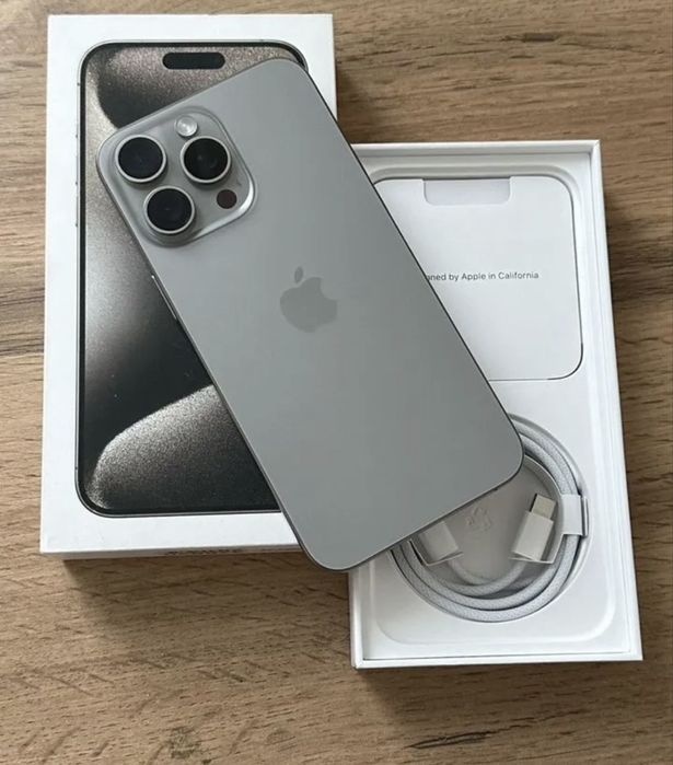 Айфон 15 про макс на 256