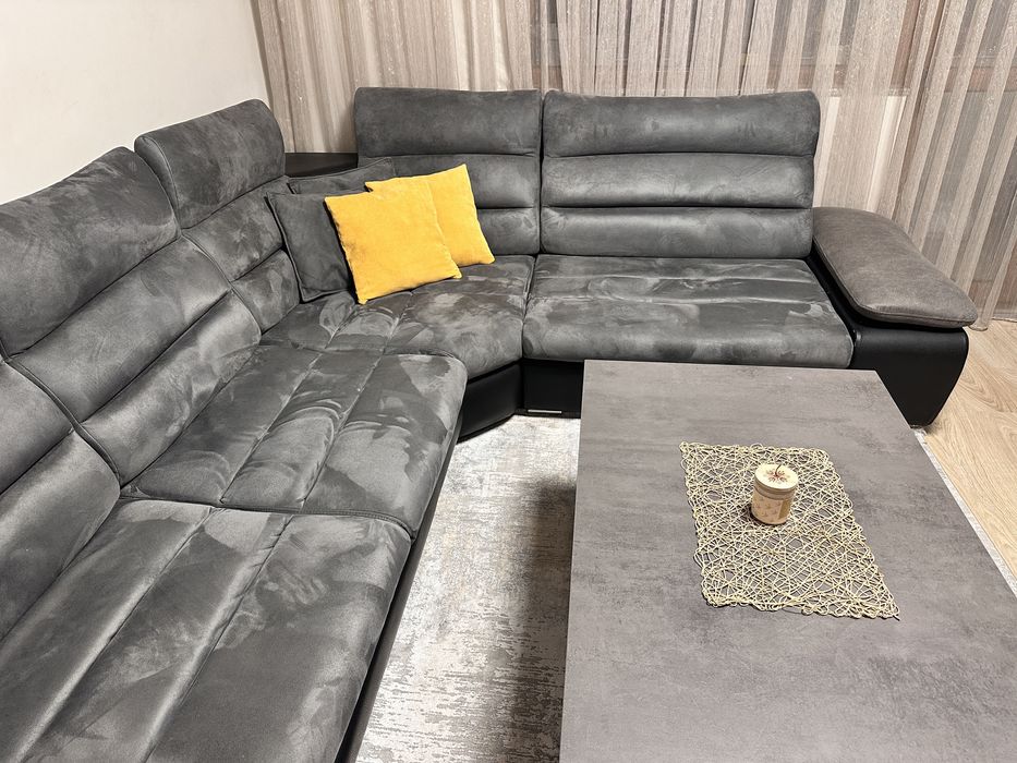 Ъглов диван разтегателен с холна маса