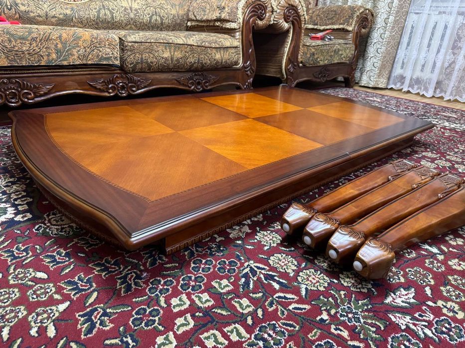 Продаю стол раздвижной импортный из дерева в хорошем состояние