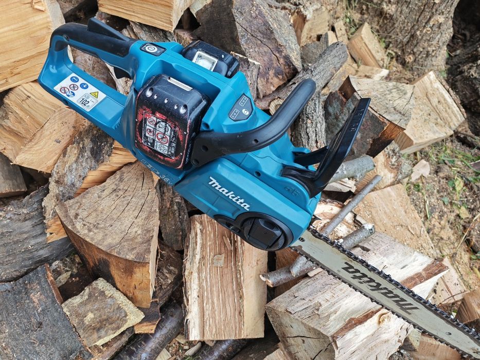 Makita DUC 353 pe acumulatori