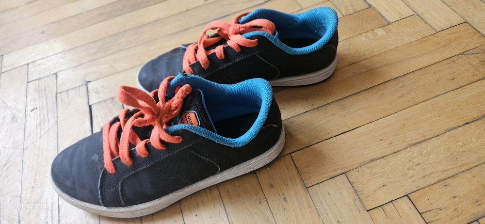 Промоция на Детски обувки, различна номерация, всички за 50 лв.