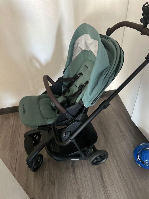 Продам коляску прогулочную EAZYWALKER