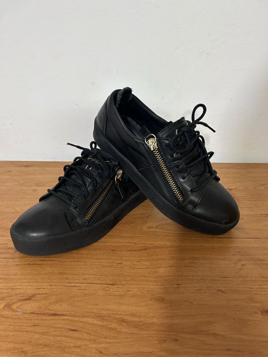 Nike converse …….