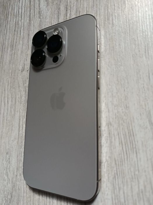 Обменяю iPhone 16 pro natural titanium 256 gb