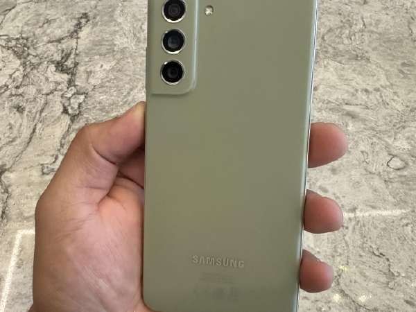 Продам Samsung s21 fe