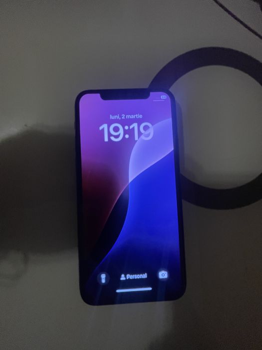 Vand sau schimb 2 iphone