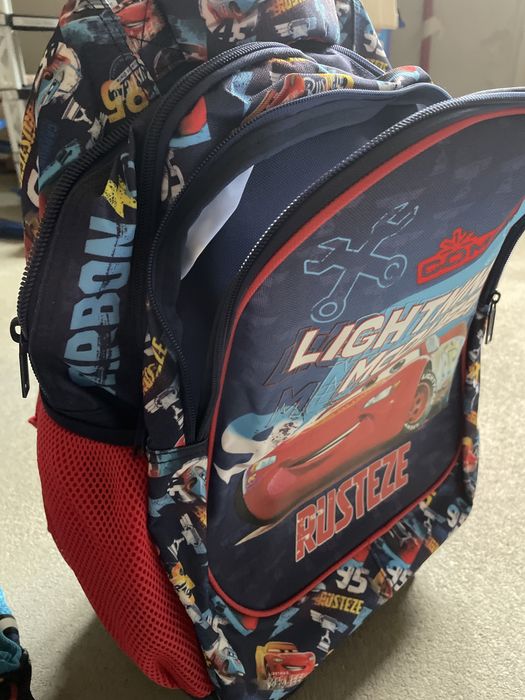 Giozdane pt scoală cu roti 100 lei bucata