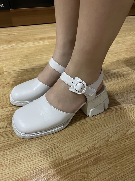 Продам женские туфли