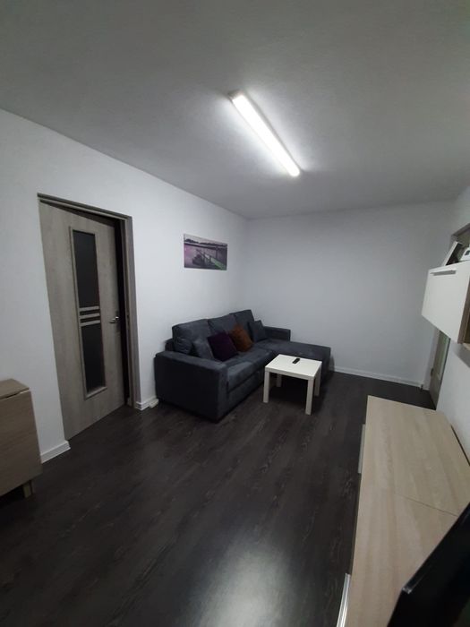 Inchiriez apartament in curtea de arges