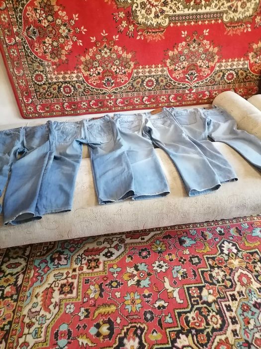 Продам джинсы мужские