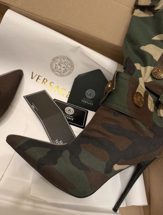 Tocuri camuflaj Versace