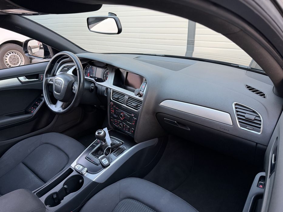 Audi A4 B8 2.0 TDI • Limuzina •