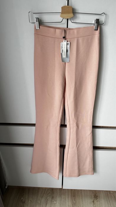 Нови панталони Mango