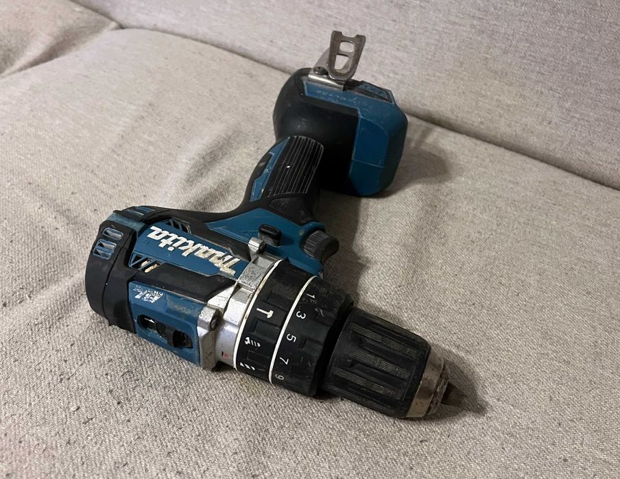 Makita DHP484 Masina gaurit insurubat cu percutie 18V