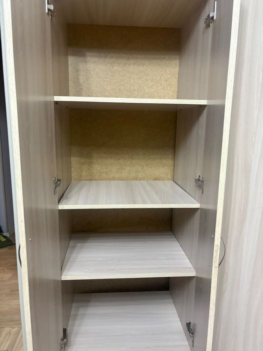 Угловой шкаф срочно