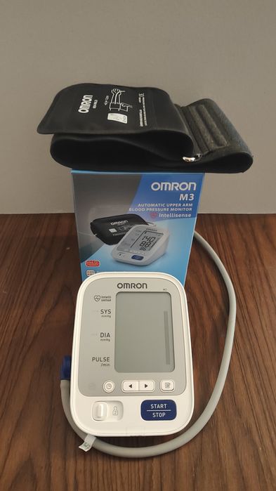 Апарат за кръвно налягане Omron M3
