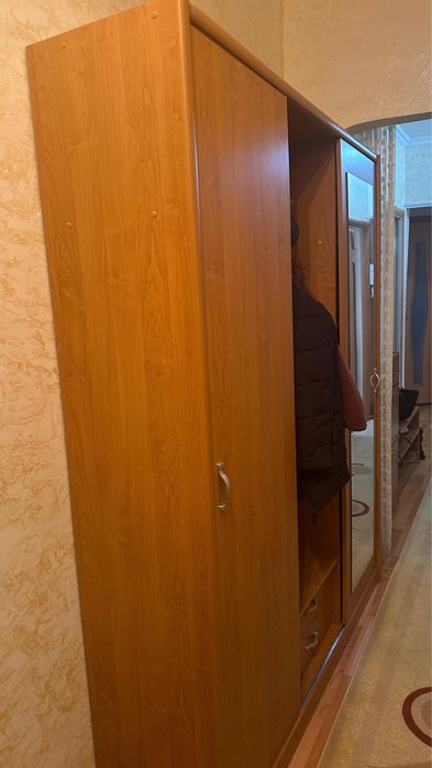 Продам шкаф для прихожей