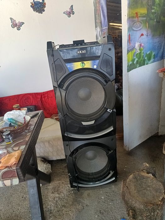 Boxă activă AKAI DJ 15\" Bluetooth – puternică pentru petreceri!