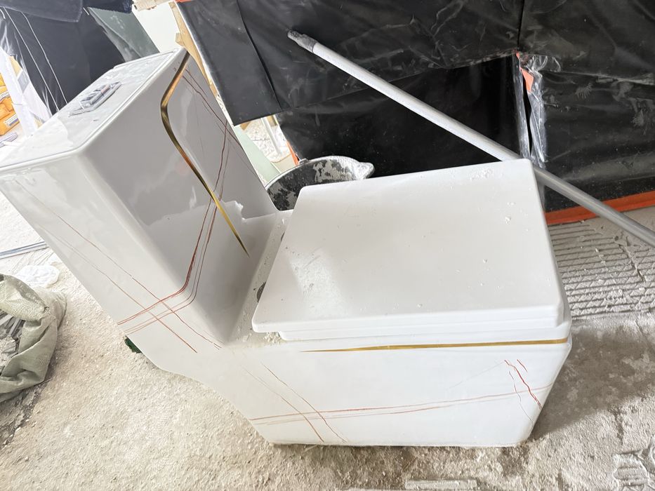 Продается Унитаз