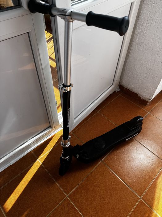 Детски електрически скутер