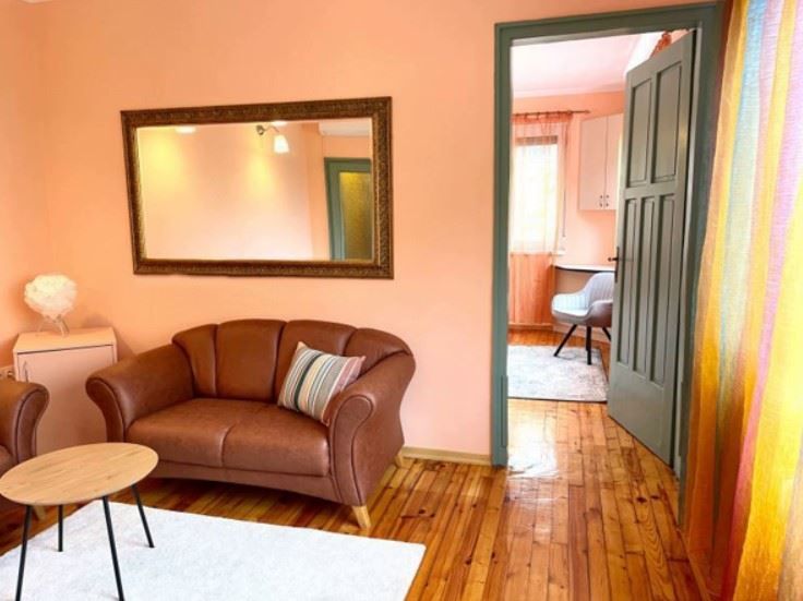 Дава се под наем Двустаен апартамент в София, Център - 60 кв.м за 648.21 € - Снимка #2