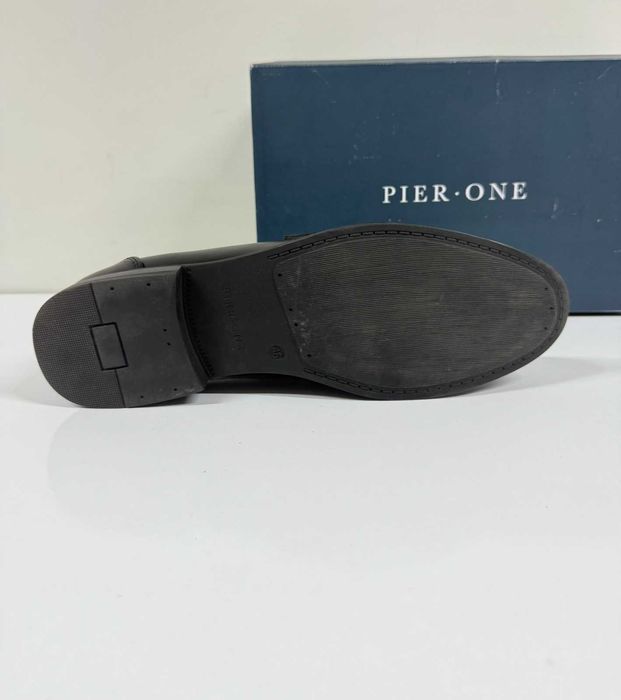 Pier One Slip ons Black