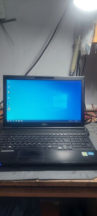 Ноутбук футджисию ан512 корай i3
