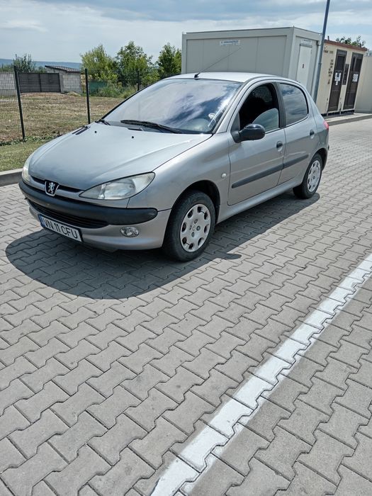 Peugeot 206 1 4 benzina anul 2001