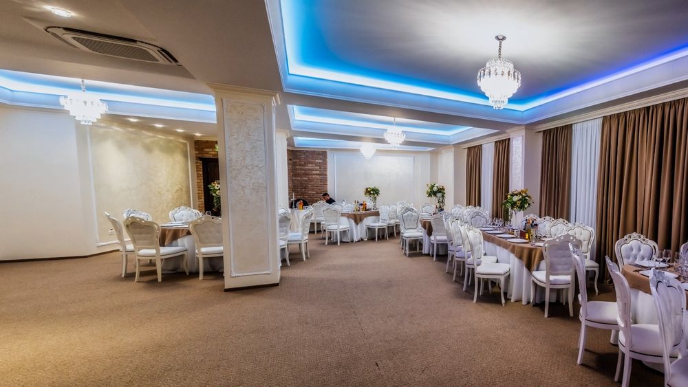 Salon evenimente , nunti , botezuri , majorate , conferințe