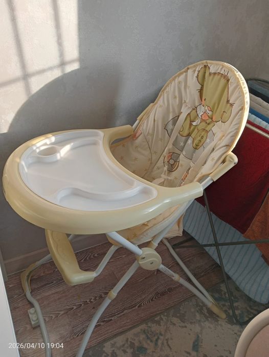 Продается стол и детский столик кормилка