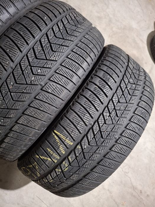 4 Anvelopele de iarnă 315 35 r22 si 275 40 r22 Pirelli