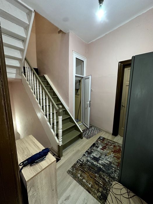 Дава се под наем Етаж от къща в Пловдив, Център - 106 кв.м за 329900 € - Снимка #3