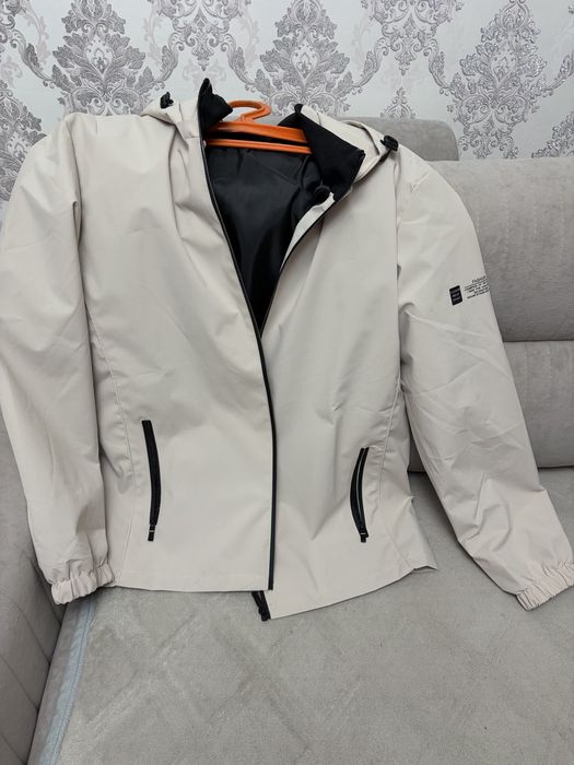 Мужская тонкая куртка