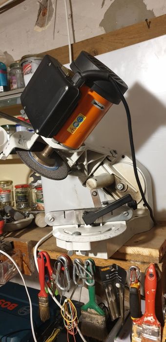 Mașină de ascutit lanțuri Stihl.