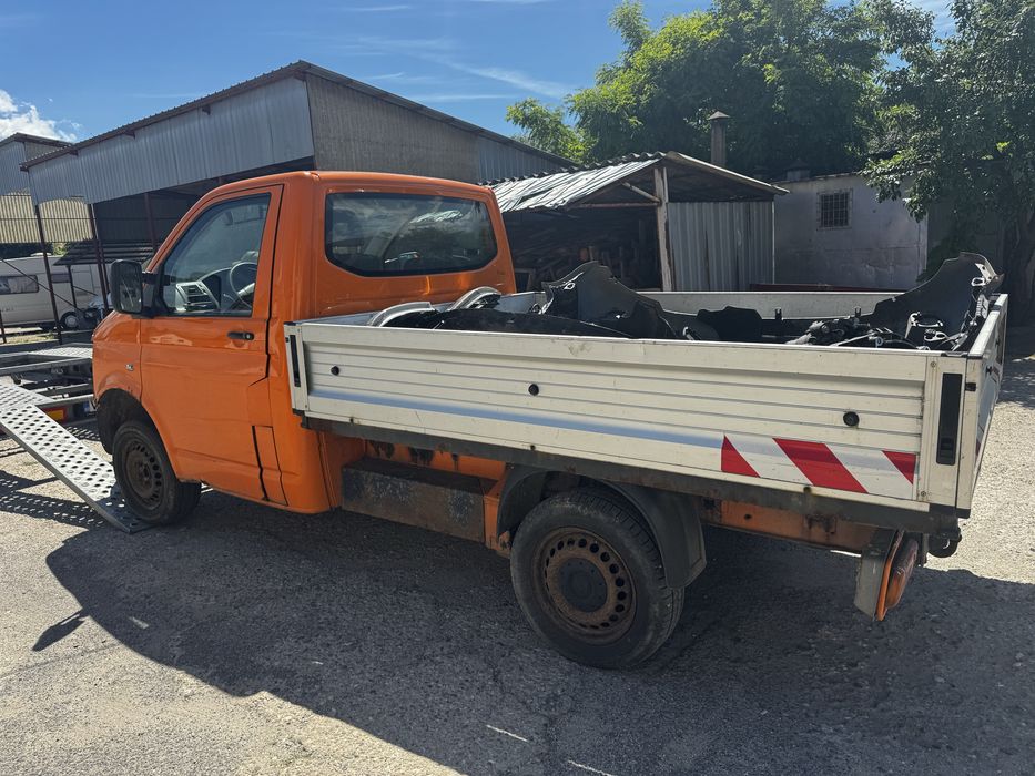 Dezmembrez camioneta vw transporter t5 2.5 tdi 2008