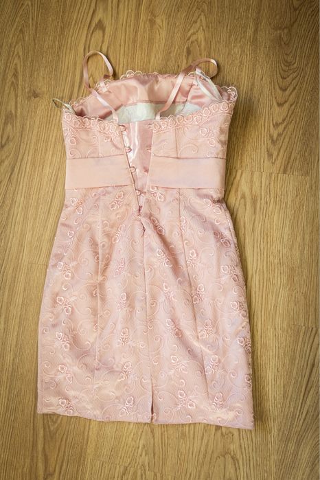 Официална нова рокля