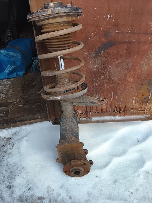 Стойка передняя в сборе Ауди 100 С 4