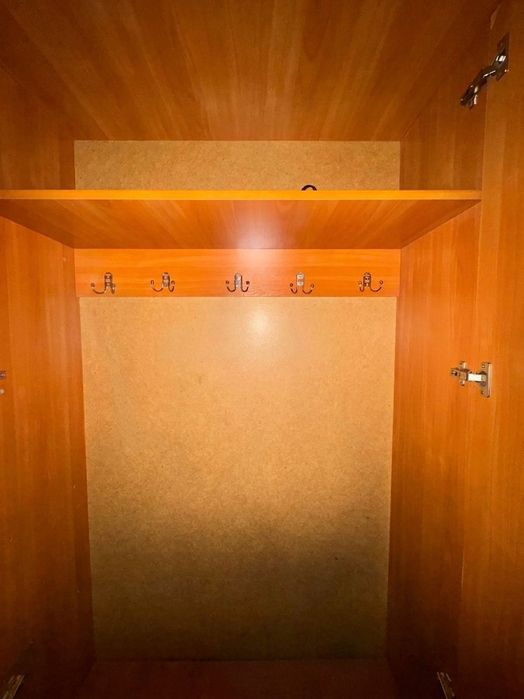 Продам прихожую для дома