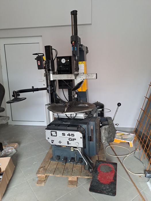 Машина за монтаж на гуми SICE, CORGHi, TecoS45 с рамене  ЗА RFT, подем