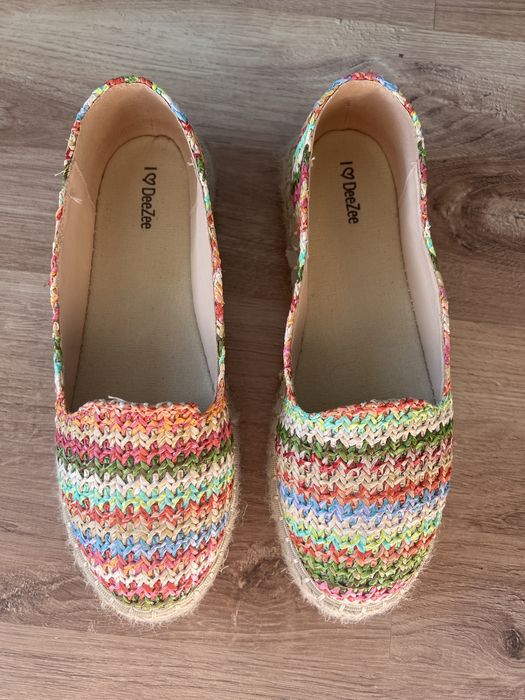 Цветни еспадрили