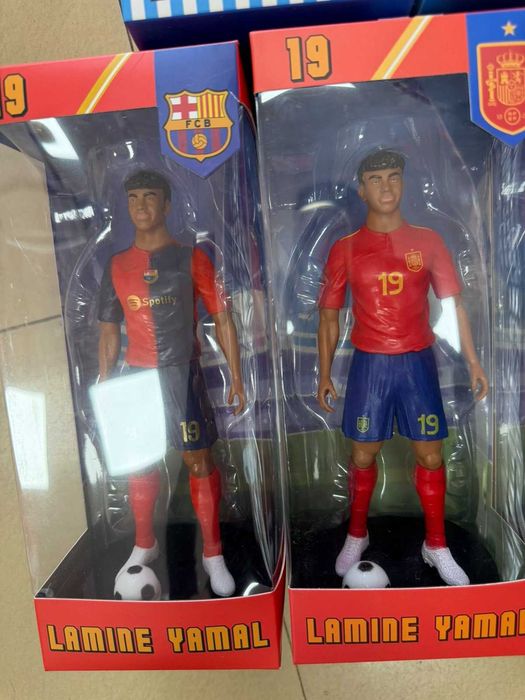 Фигури на известни футболисти