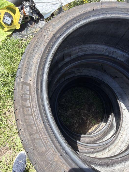 Michelin Pilot Sport 4 285/40/20 245/45/20 DOT2622