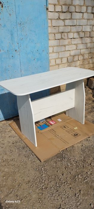 НОВЫЙ стол кухонный